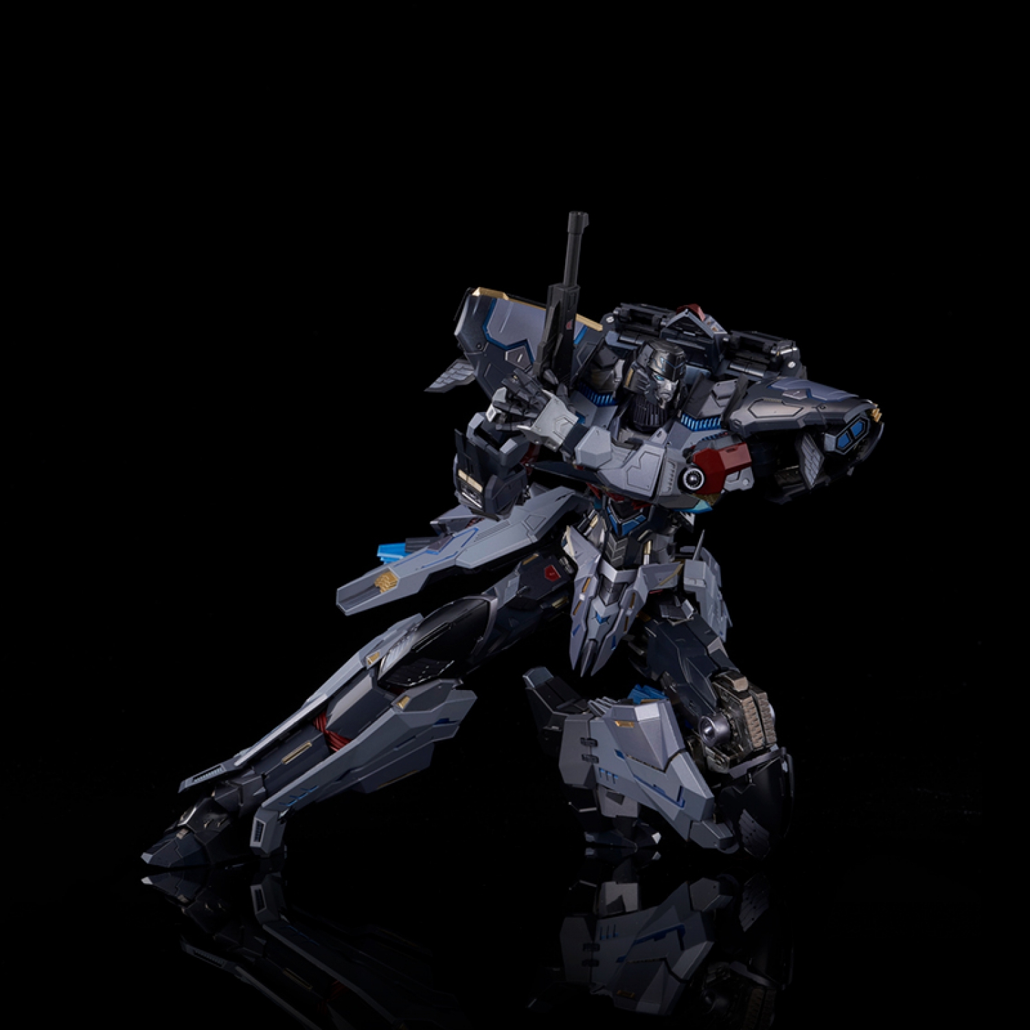 [KURO KARA KURI] Shattered Glass Megatron (Limited Edition)